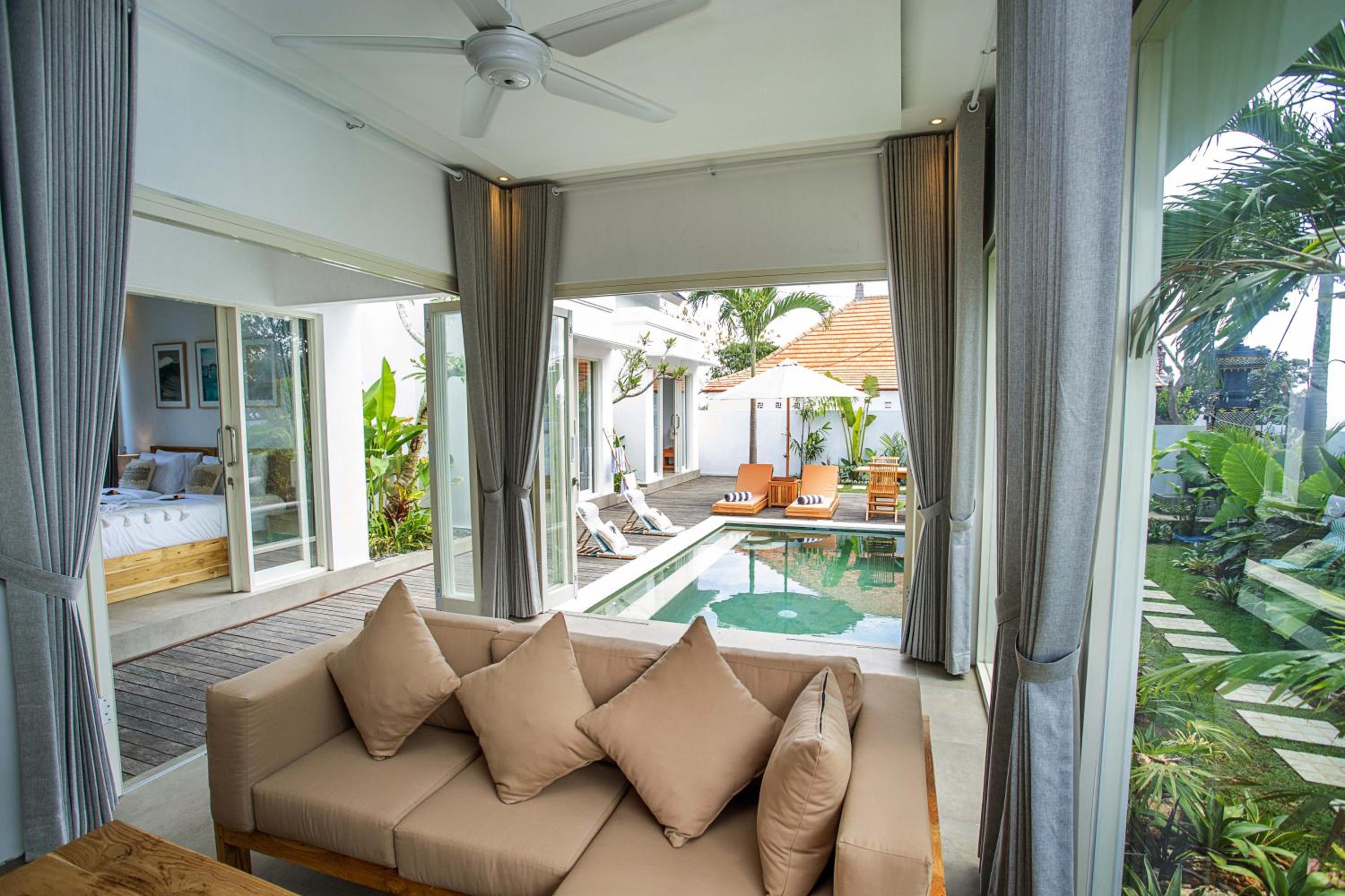 Alas Villa - 3 Bedrooms Private Pool Villas