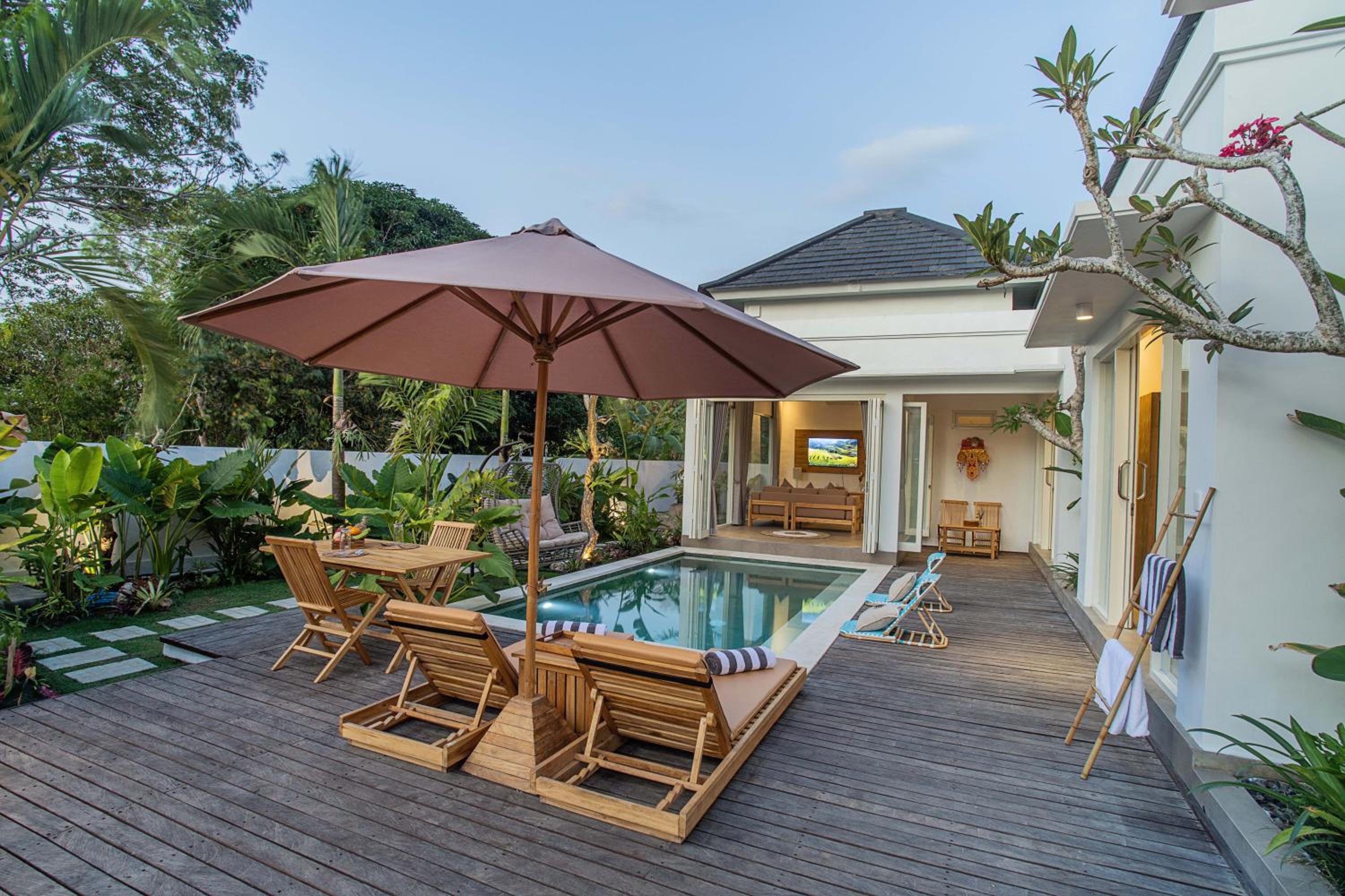 Alas Villa - 3 Bedrooms Private Pool Villas