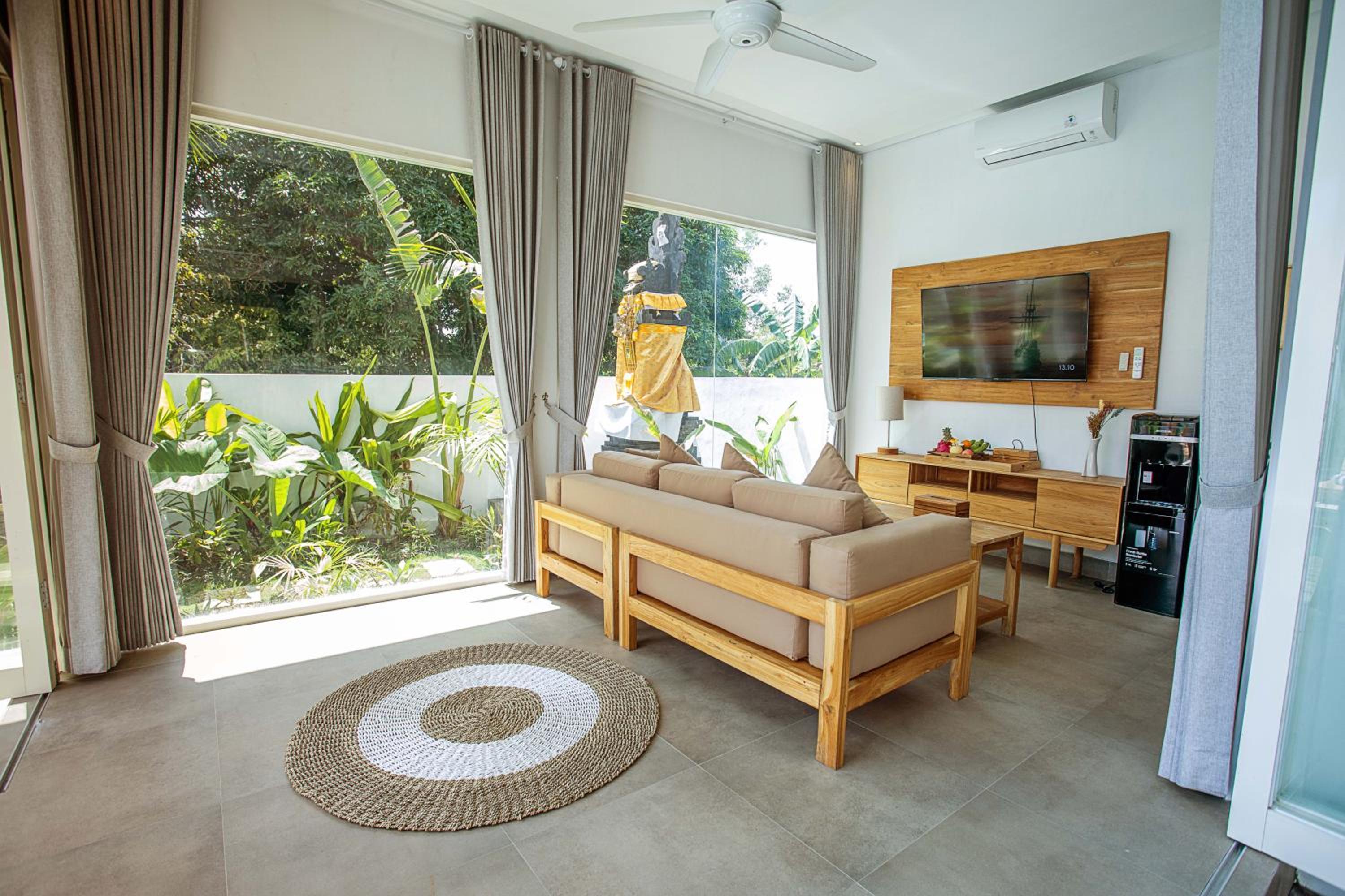 Alas Villa - 3 Bedrooms Private Pool Villas