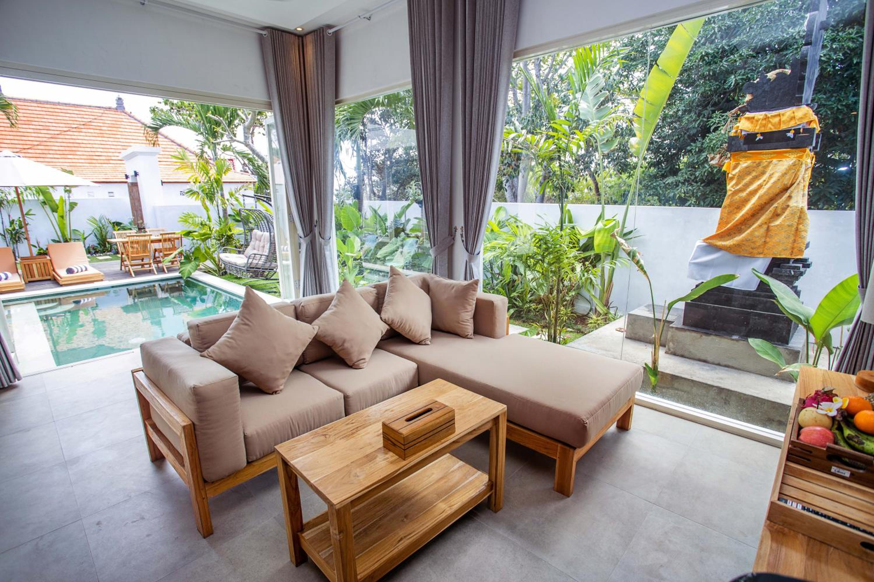 Alas Villa - 3 Bedrooms Private Pool Villas