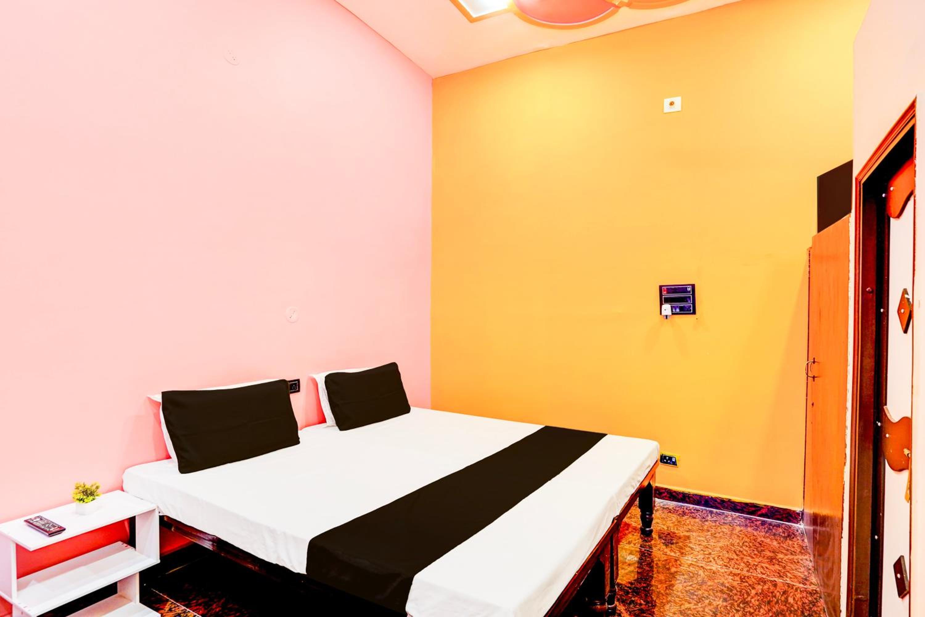 Hotel O VIRAAJ HOTEL view 3