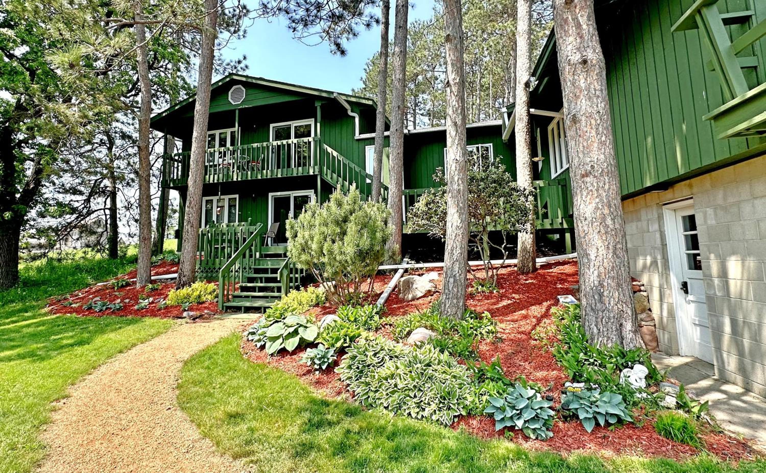 Hotel Pinehaven Country Inn - Image 1