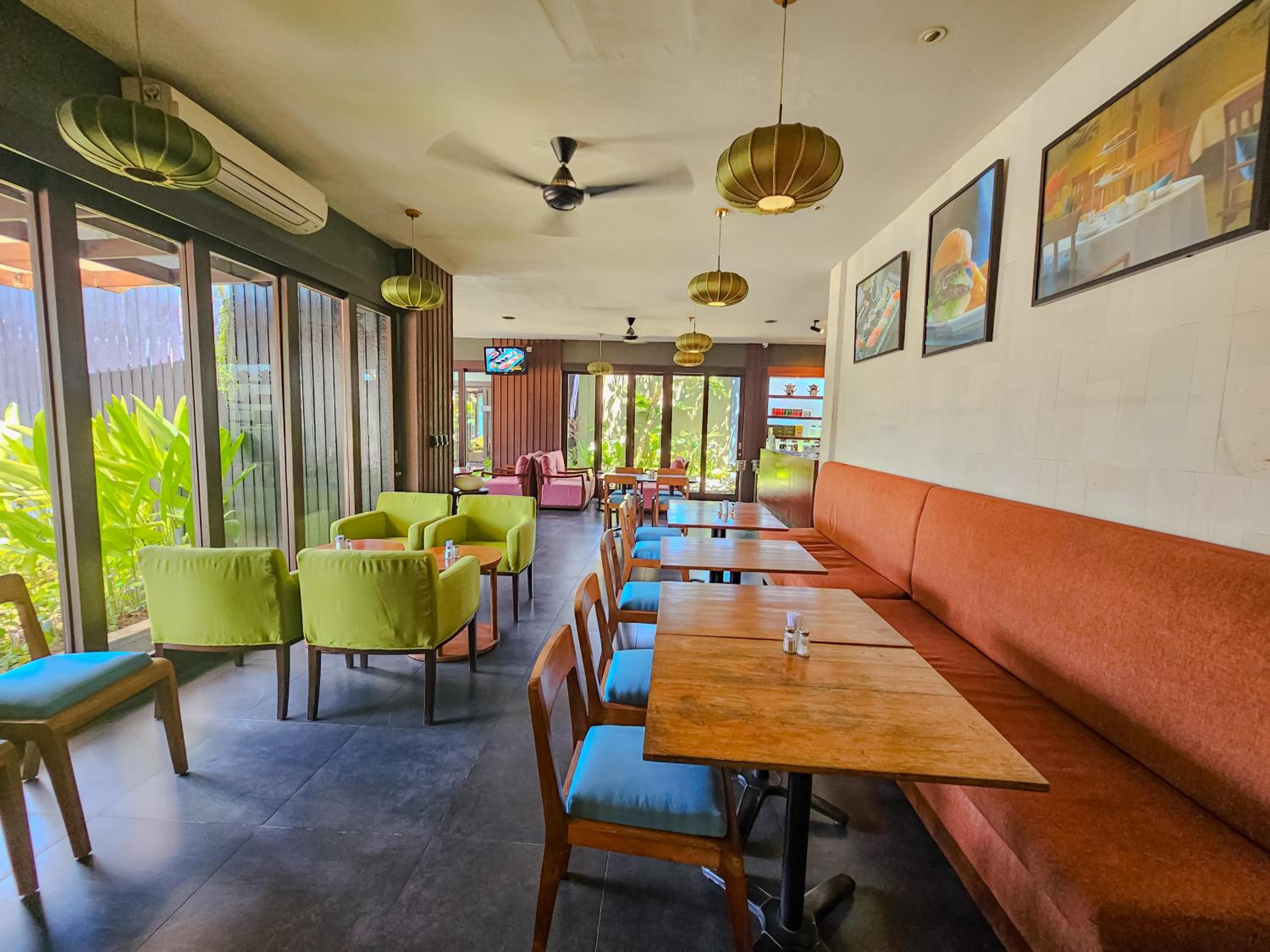 Seminyak Icon - by Karaniya Experience - CHSE certified