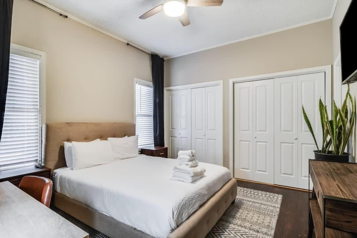 Jefferson Rental Room 1 view 2