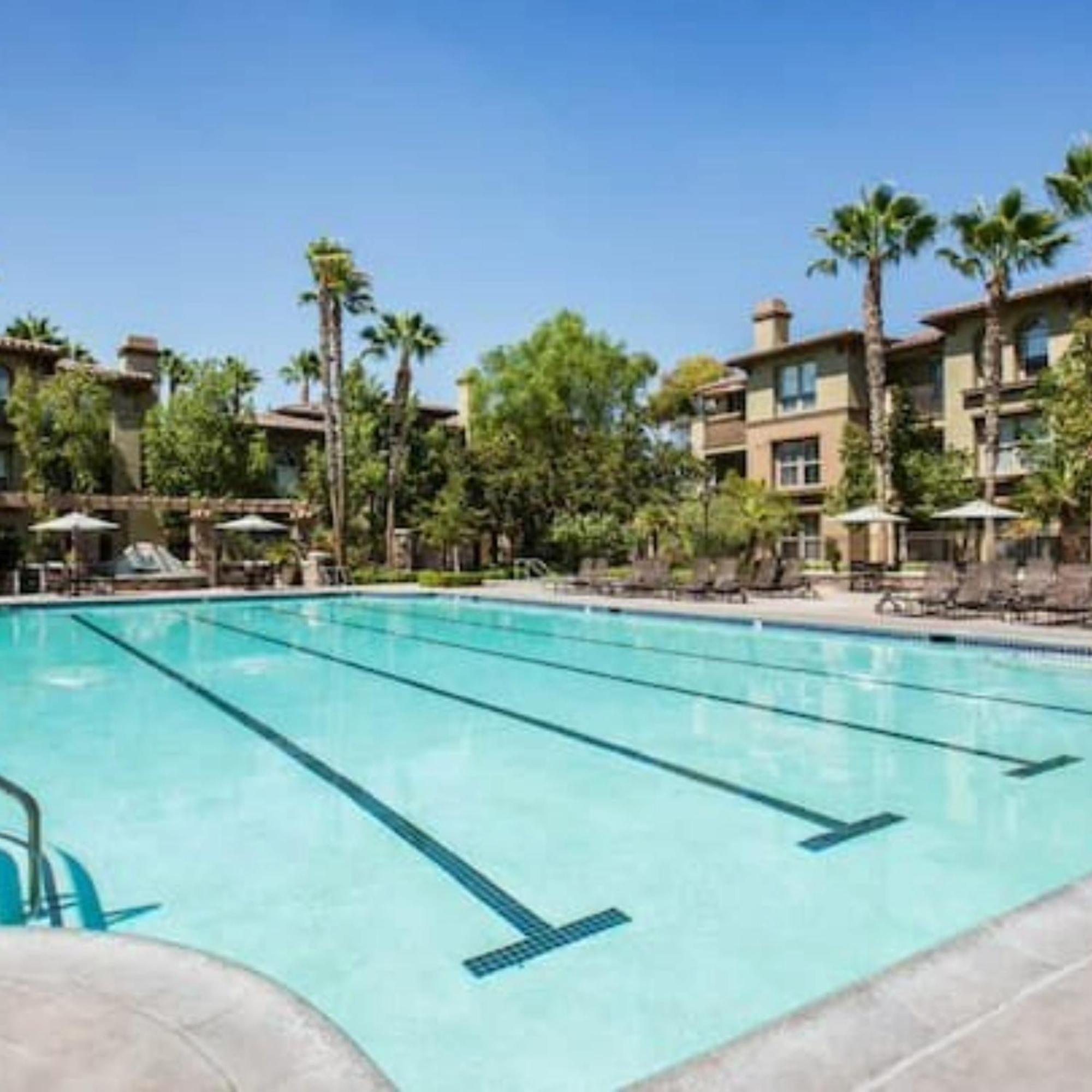 Canyon Country Cozy Apartment, Pool and Jacuzzi