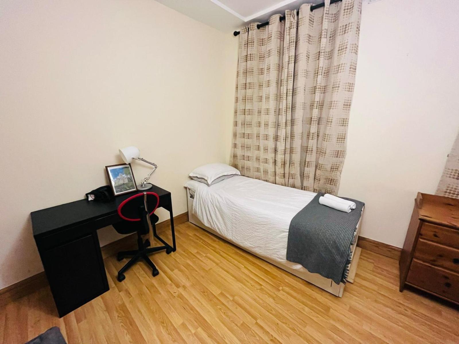 Dormitorio Grande D08