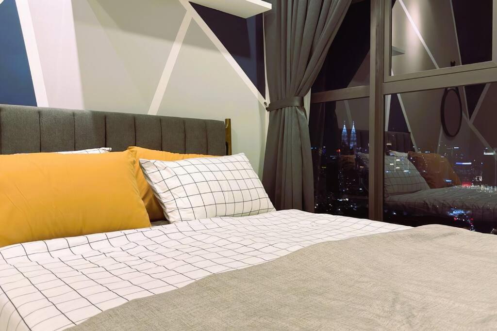 Cozy KLCC view studio suites Trion B4508 KL