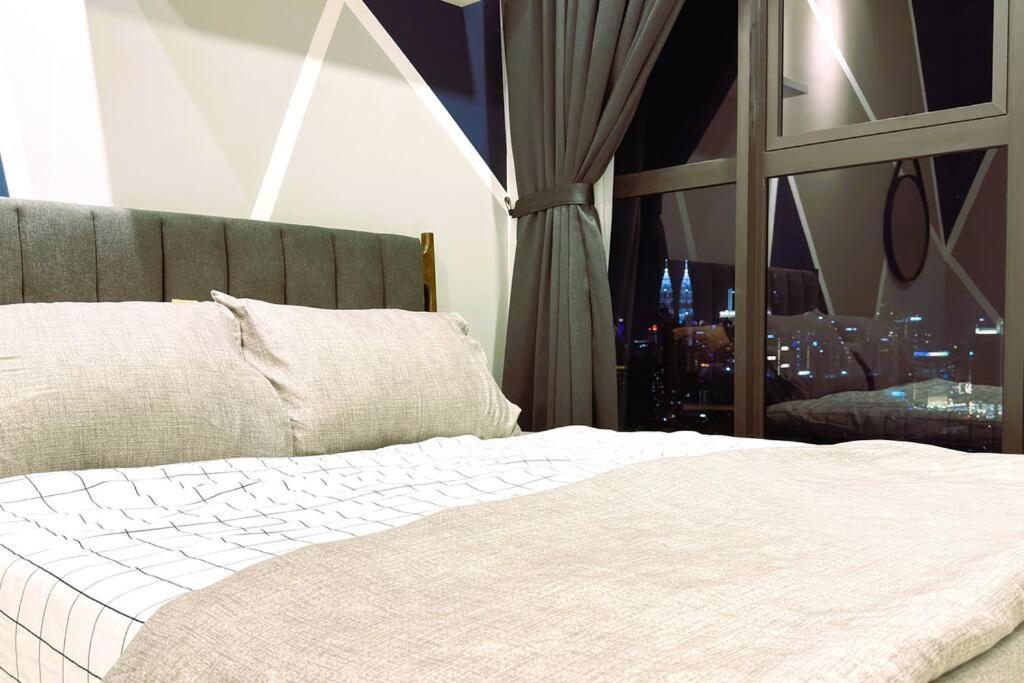 Cozy KLCC view studio suites Trion B4508 KL