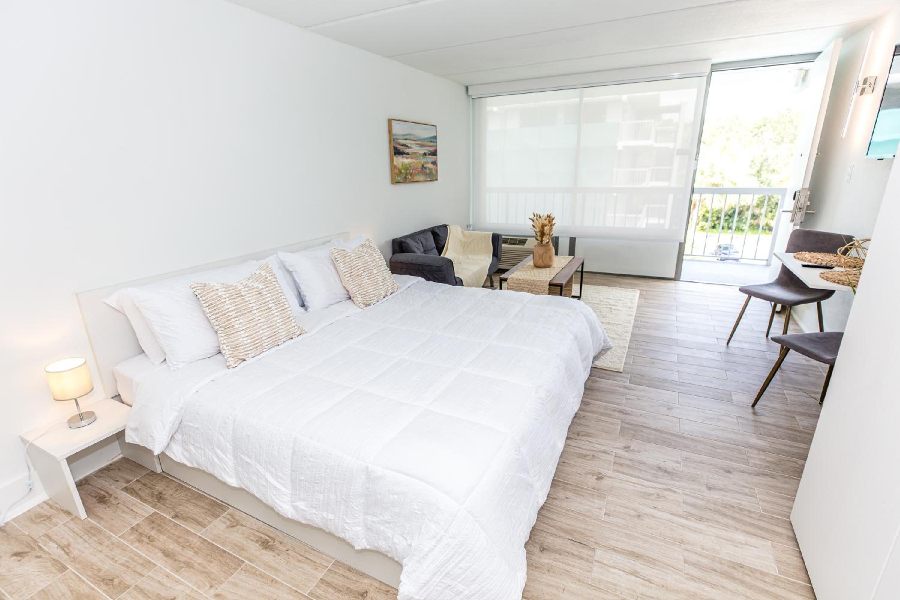 Luxury Boho 1bedroom 8 Minutes From Disney Free Parking view 4