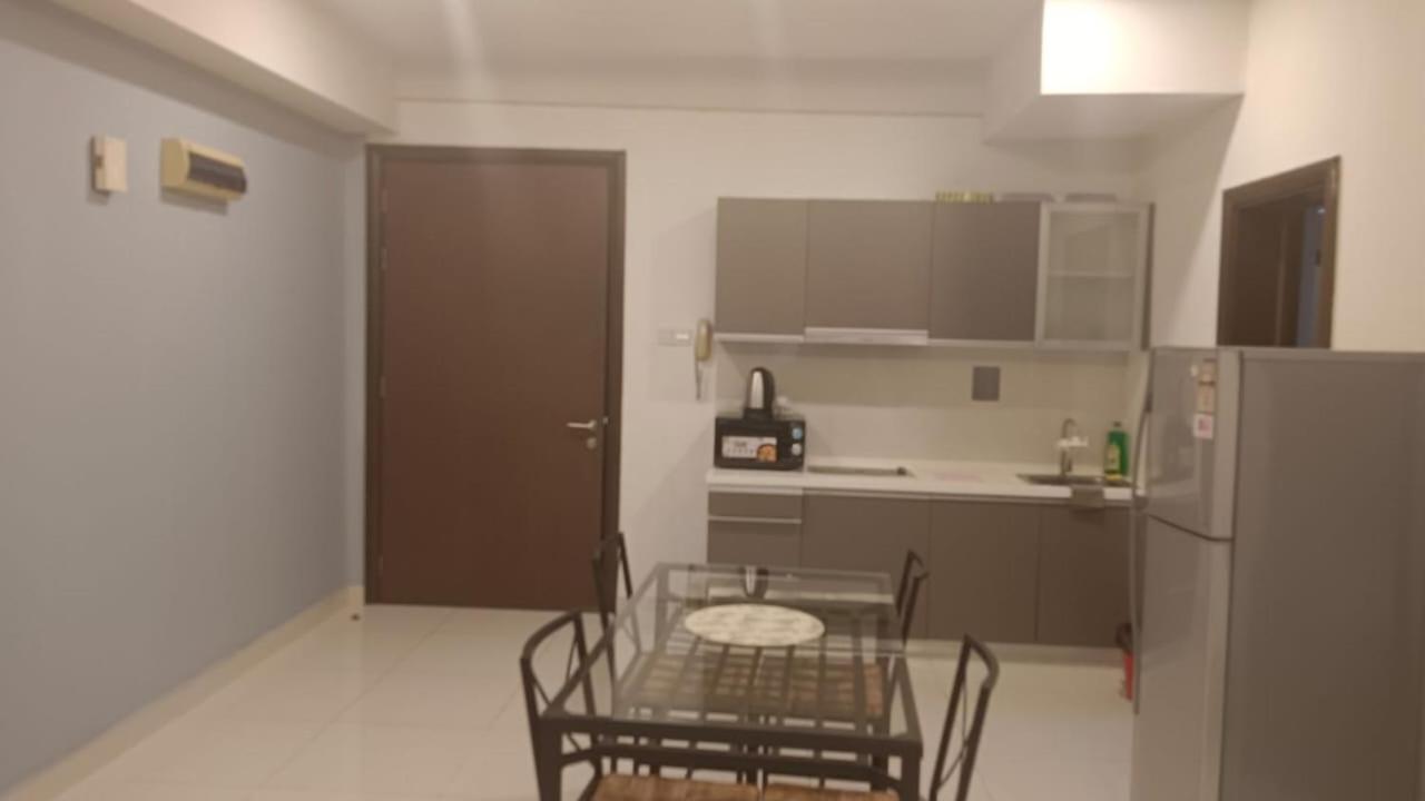 Regalia Suite 12-13