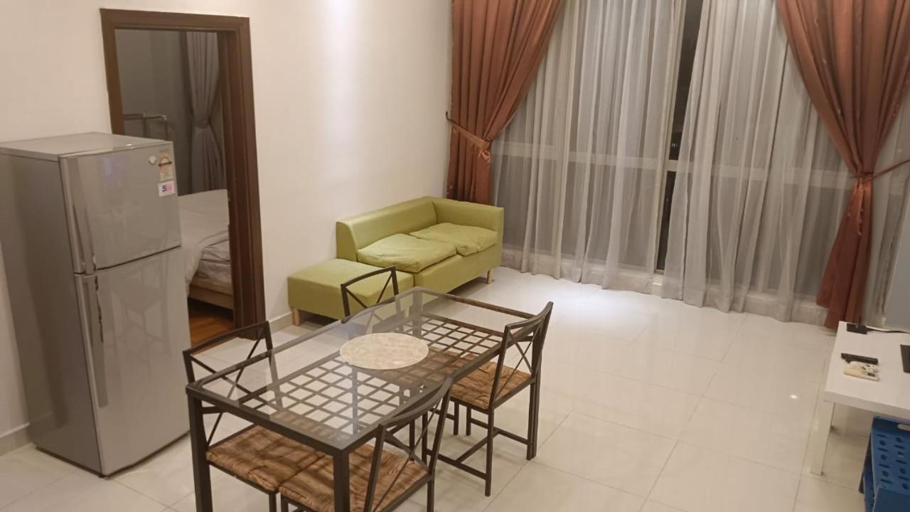 Regalia Suite 12-13