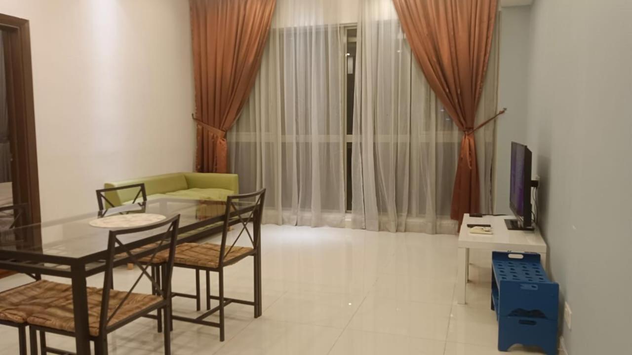 Regalia Suite 12-13
