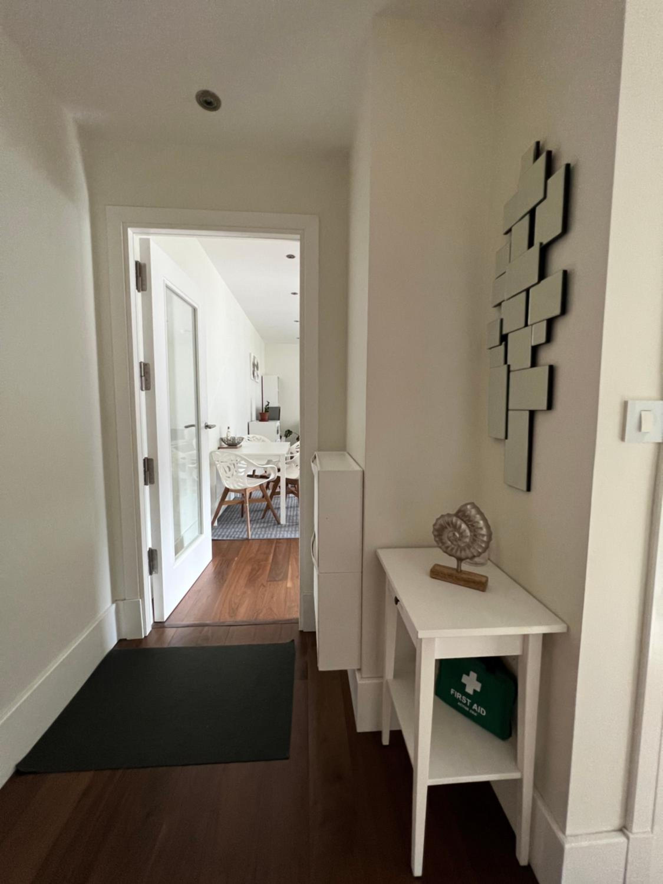 Deluxe 1-bed apartment in the city centre view 5