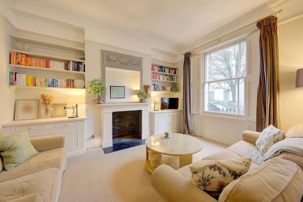 City chic Pimlico - check profile