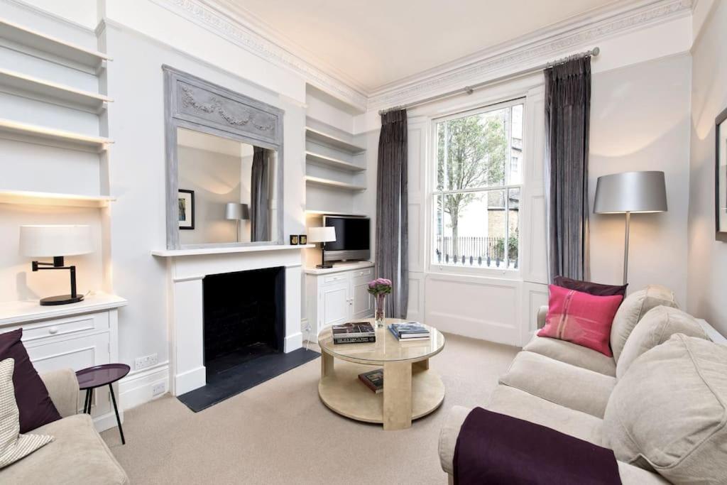 City chic Pimlico - check profile