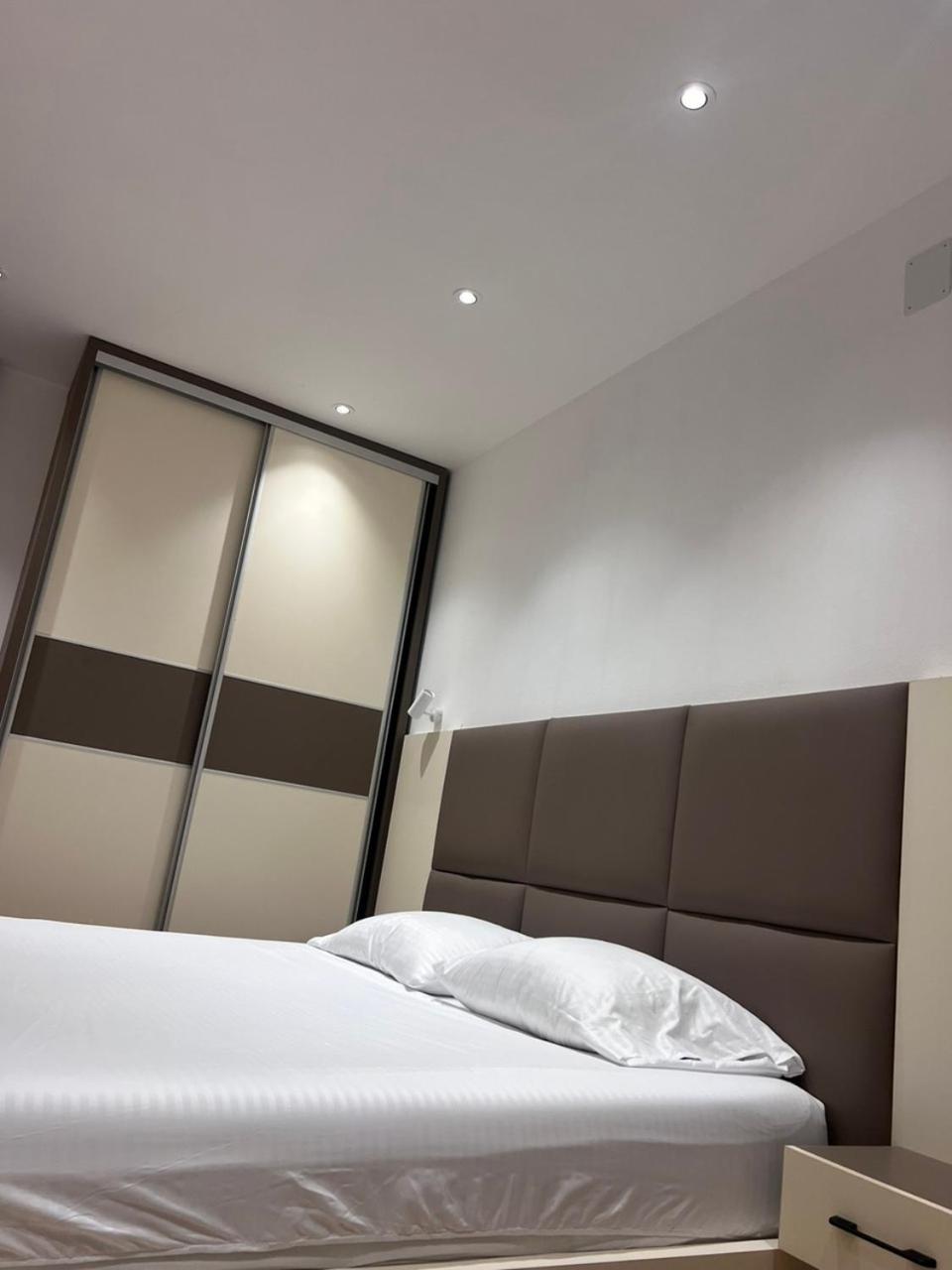 Boci rooms