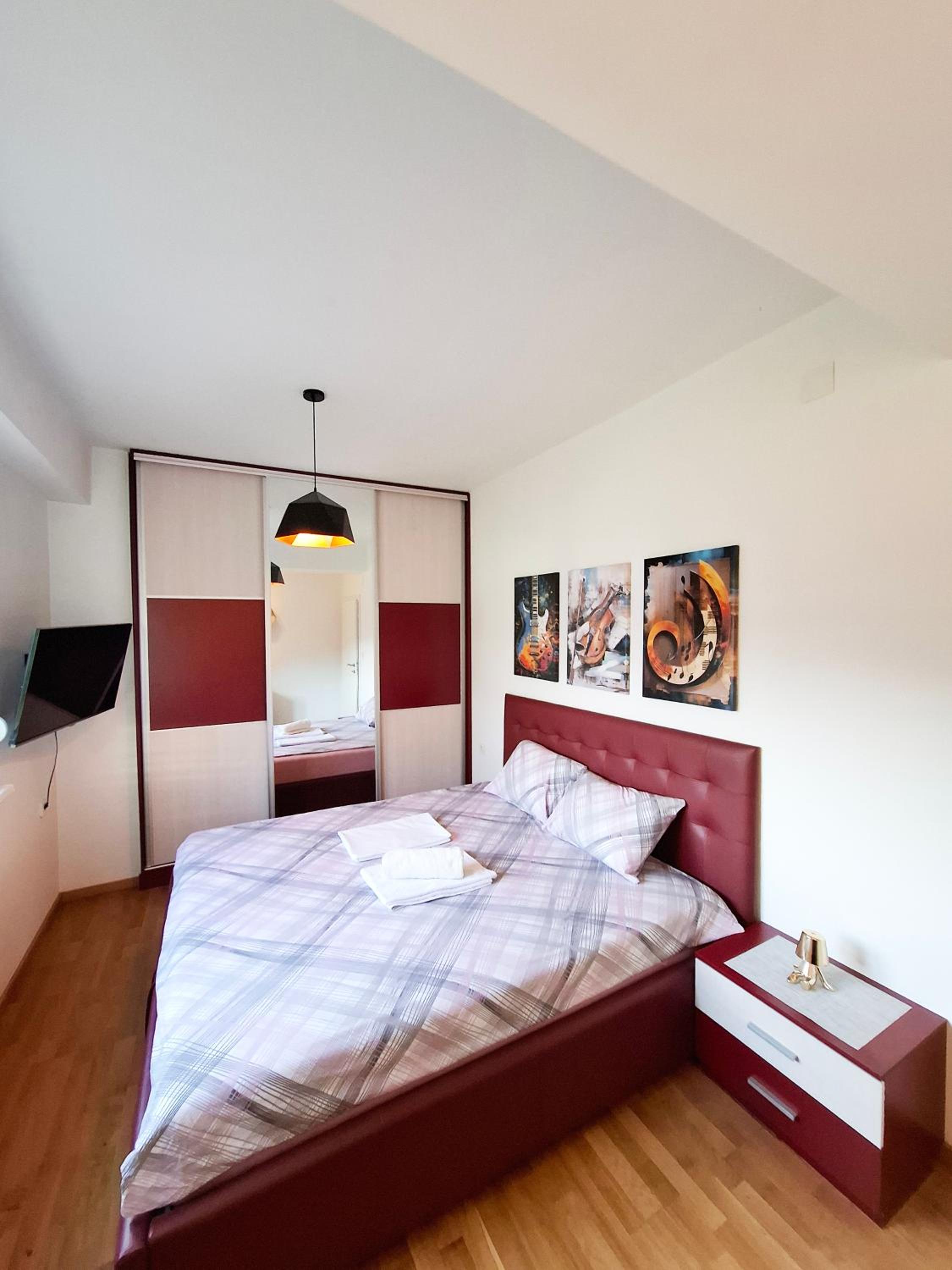 Metrok Luxury Two-Bedroom Apartment
