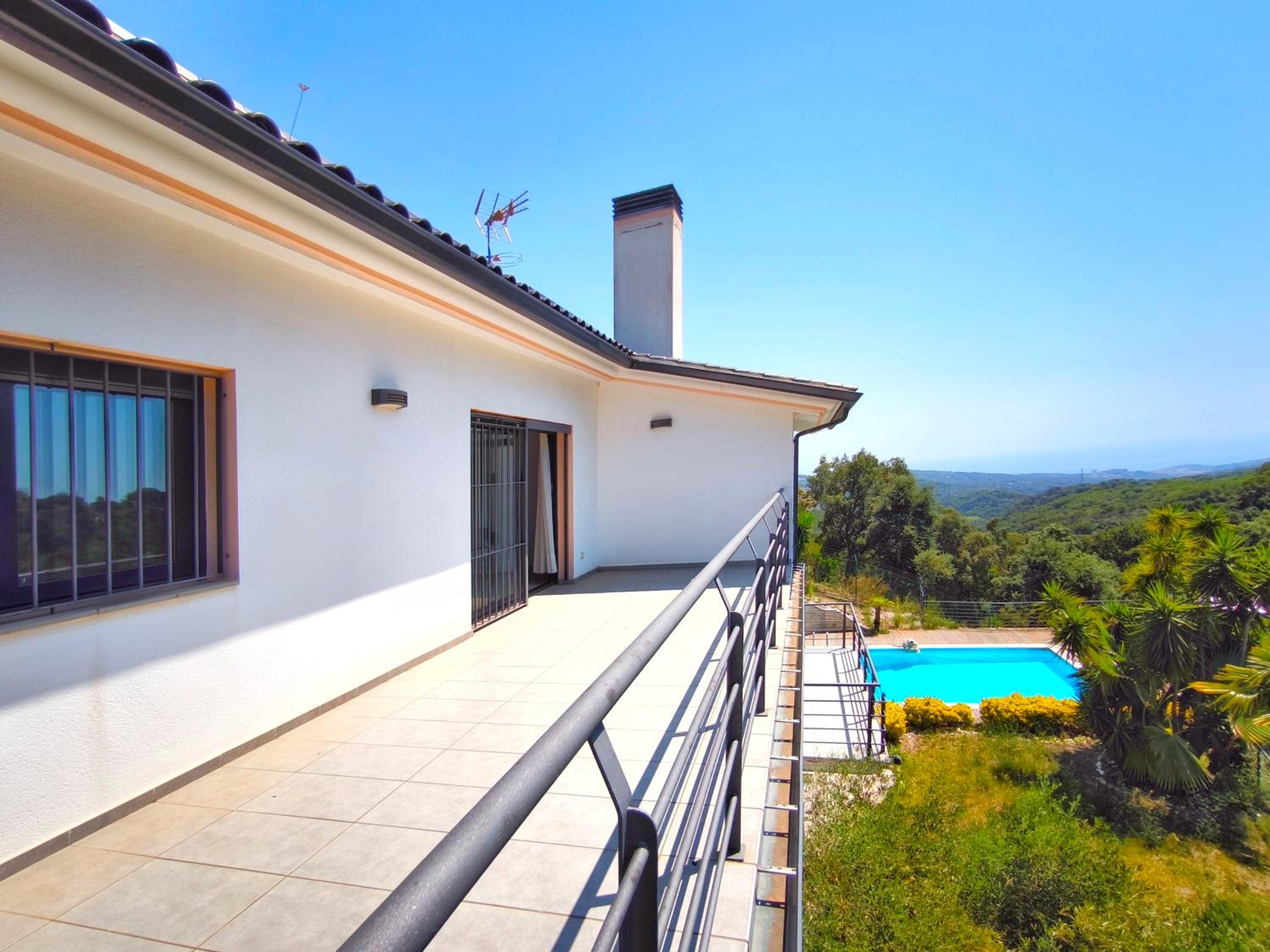 Villa con piscina vistas al mar en Arenys de Munt view 2
