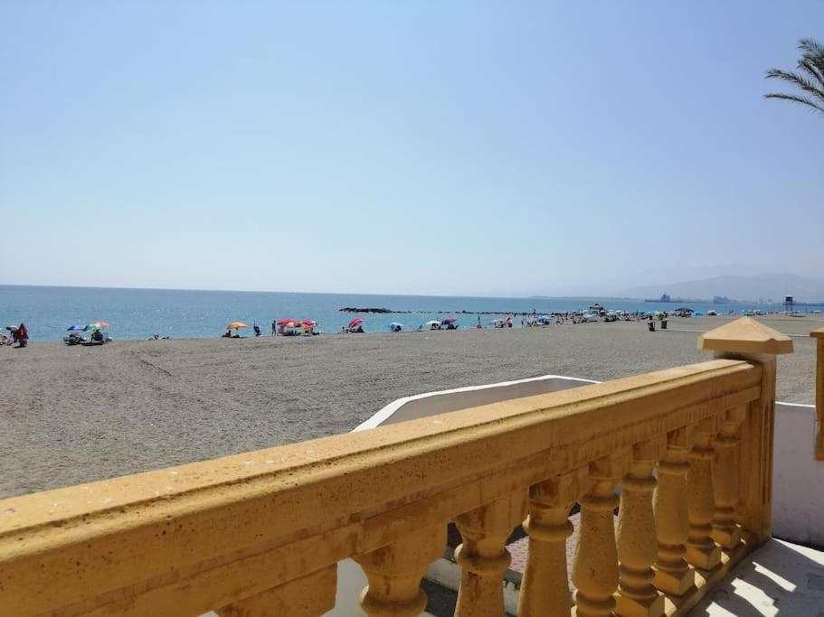 Precioso y amplio apartamento con vistas al mar