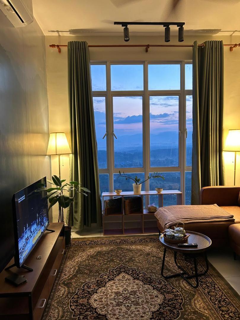 Lovely Luxury Hillview photo 1