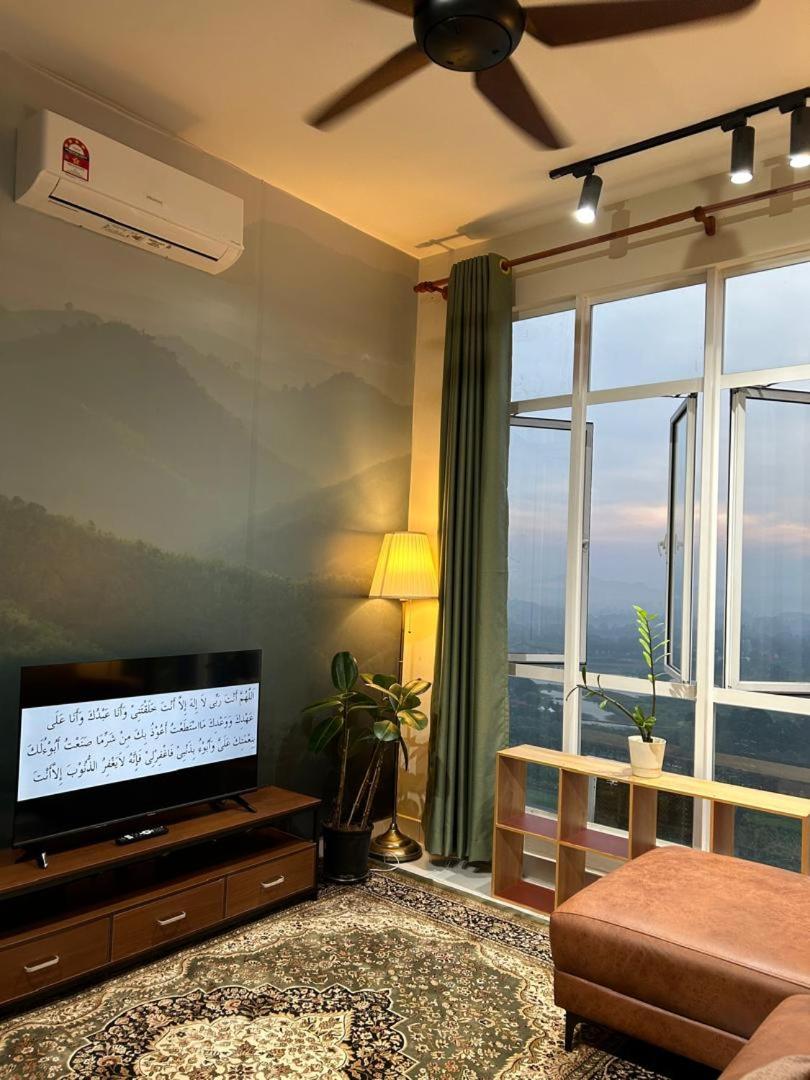Lovely Luxury Hillview photo 8