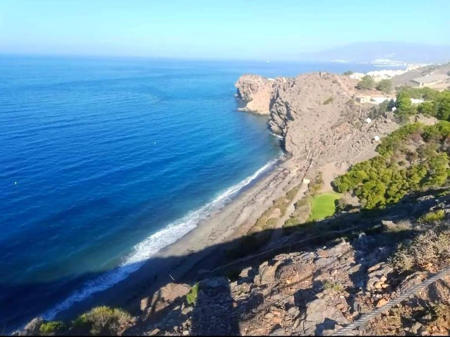 Precioso y amplio apartamento con vistas al mar