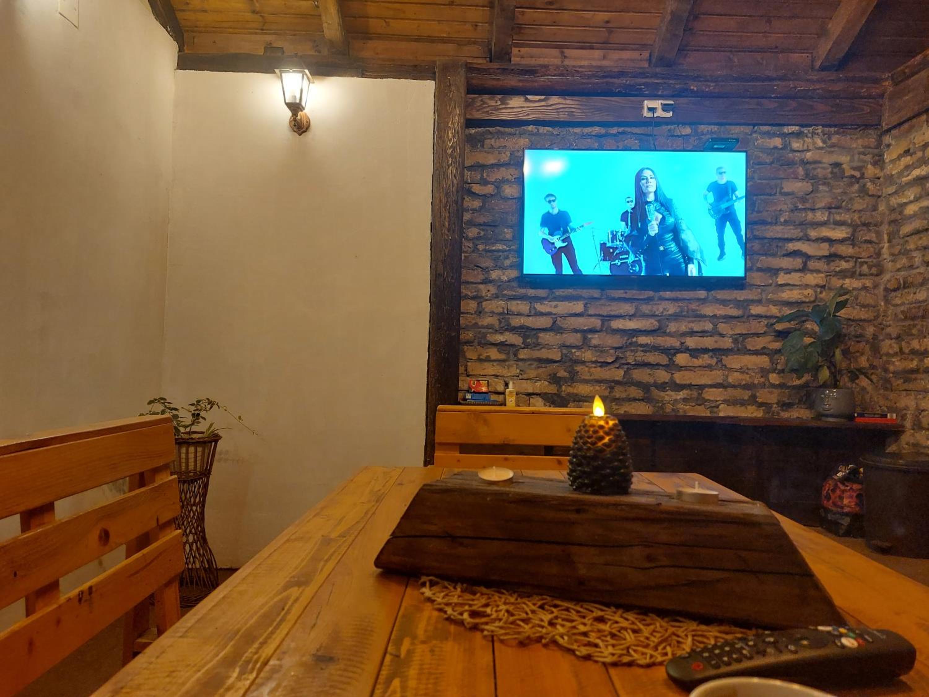Vikendica Sapat Sume