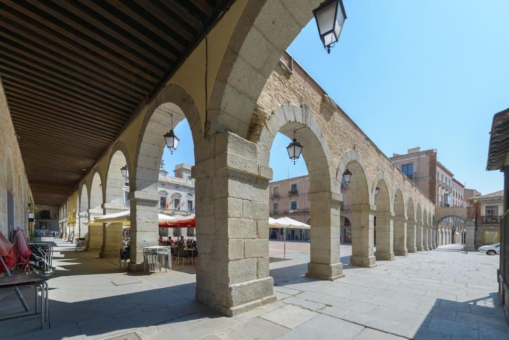 APT - Plaza Mayor of Ávila - 1 min Alcazar view 2