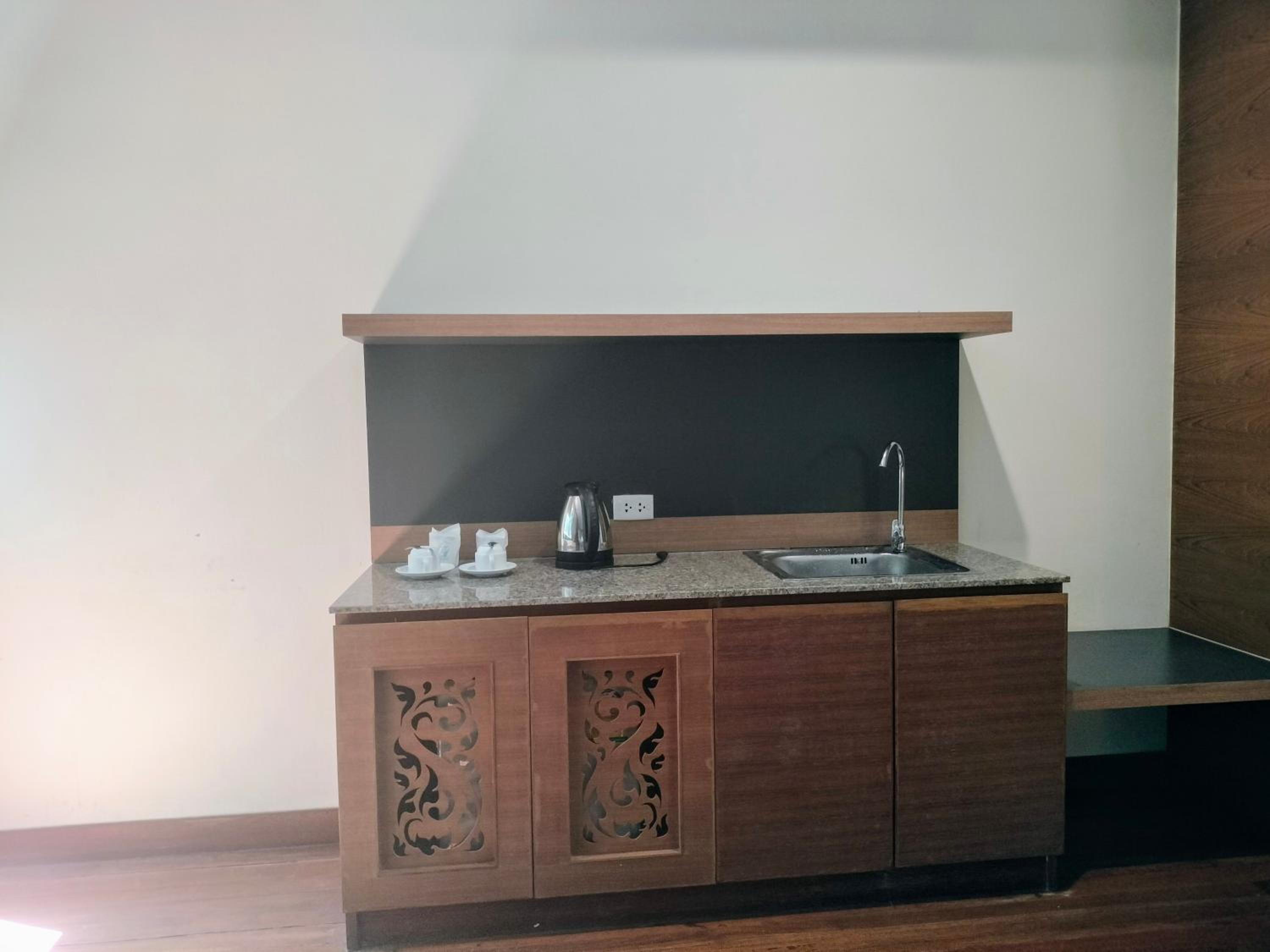 Baan Saikao Plaza Hotel & Service Apartment