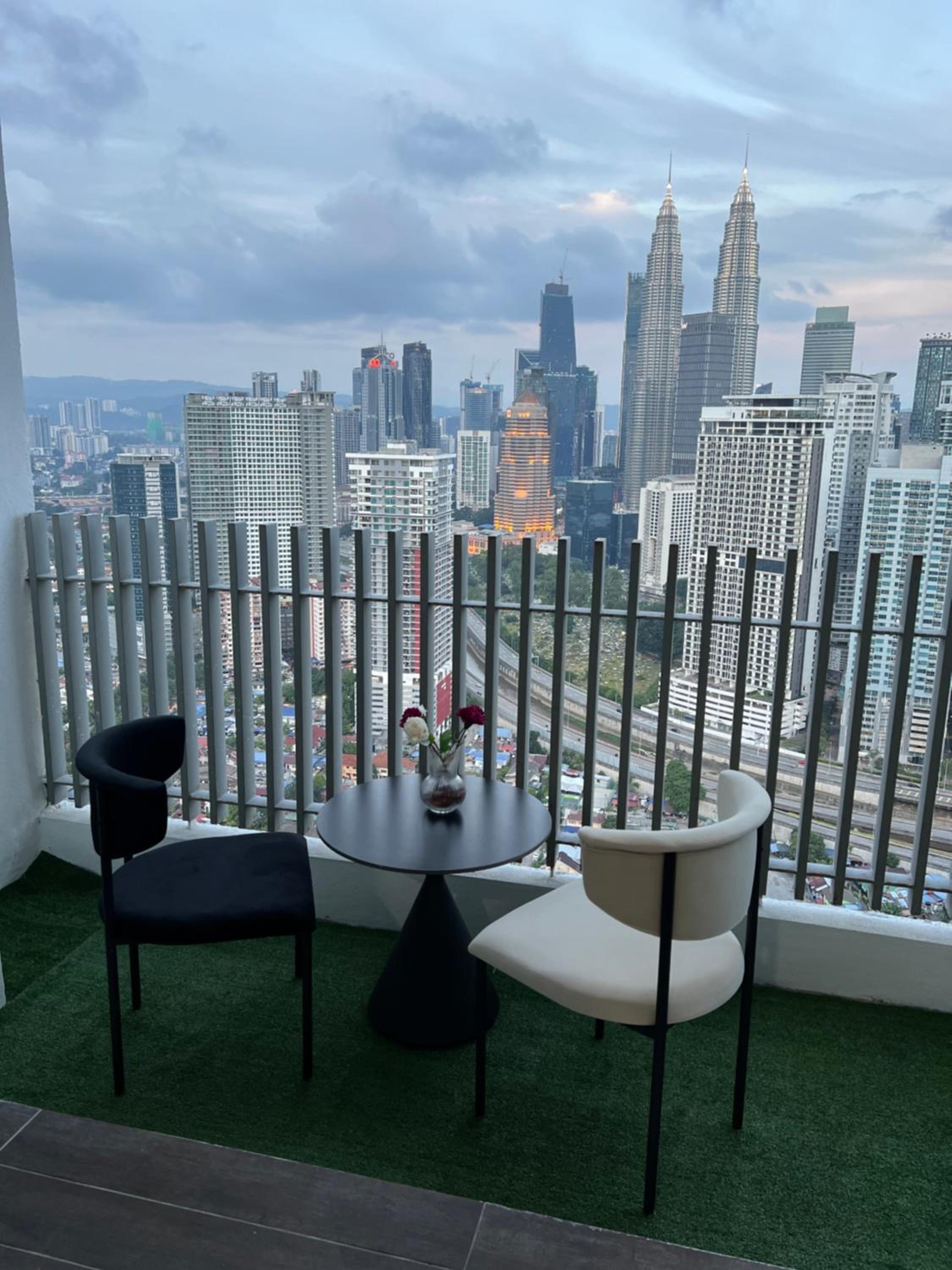 KLCC The luxe Apartment & infinity pool