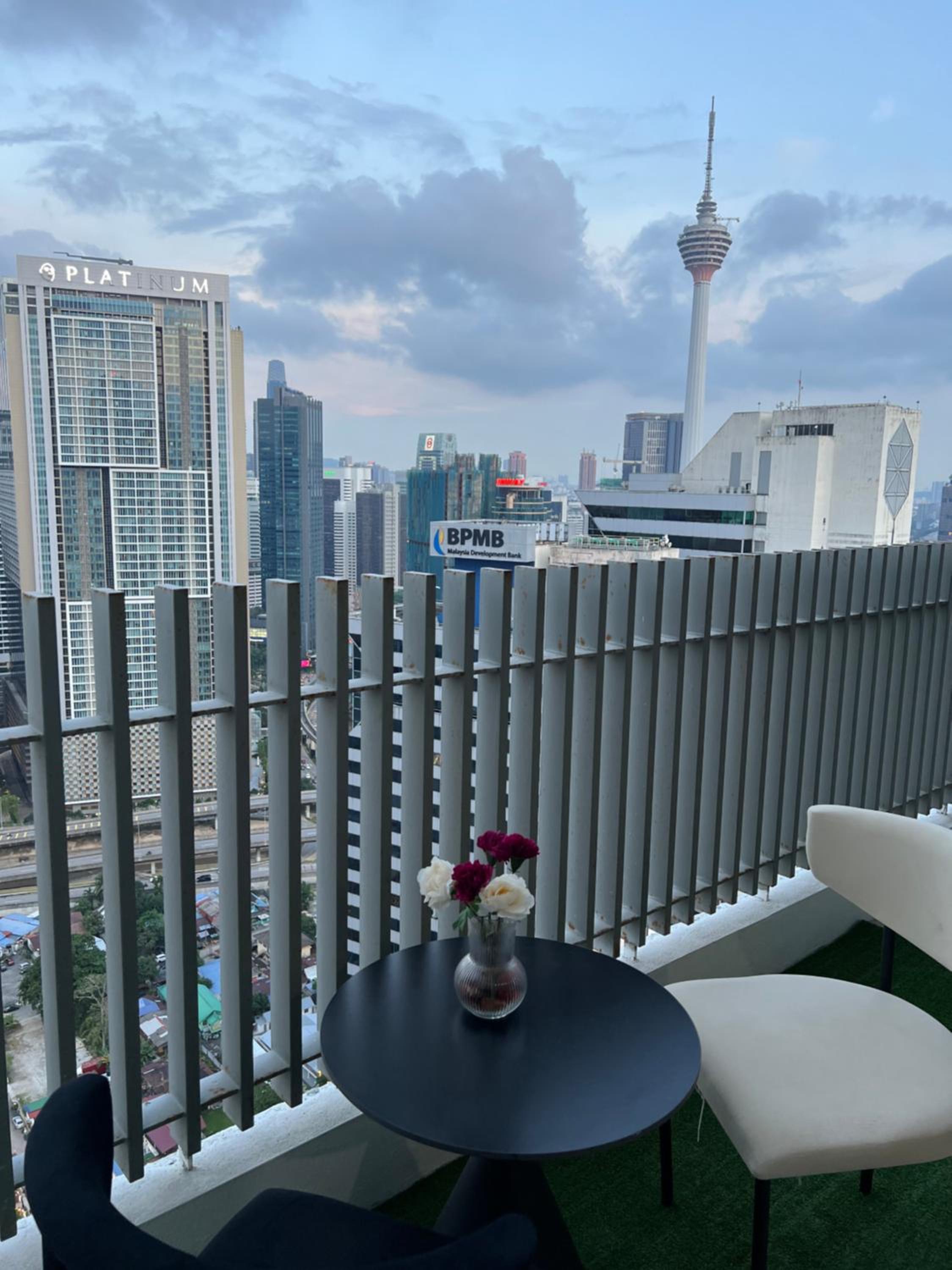 KLCC The luxe Apartment & infinity pool