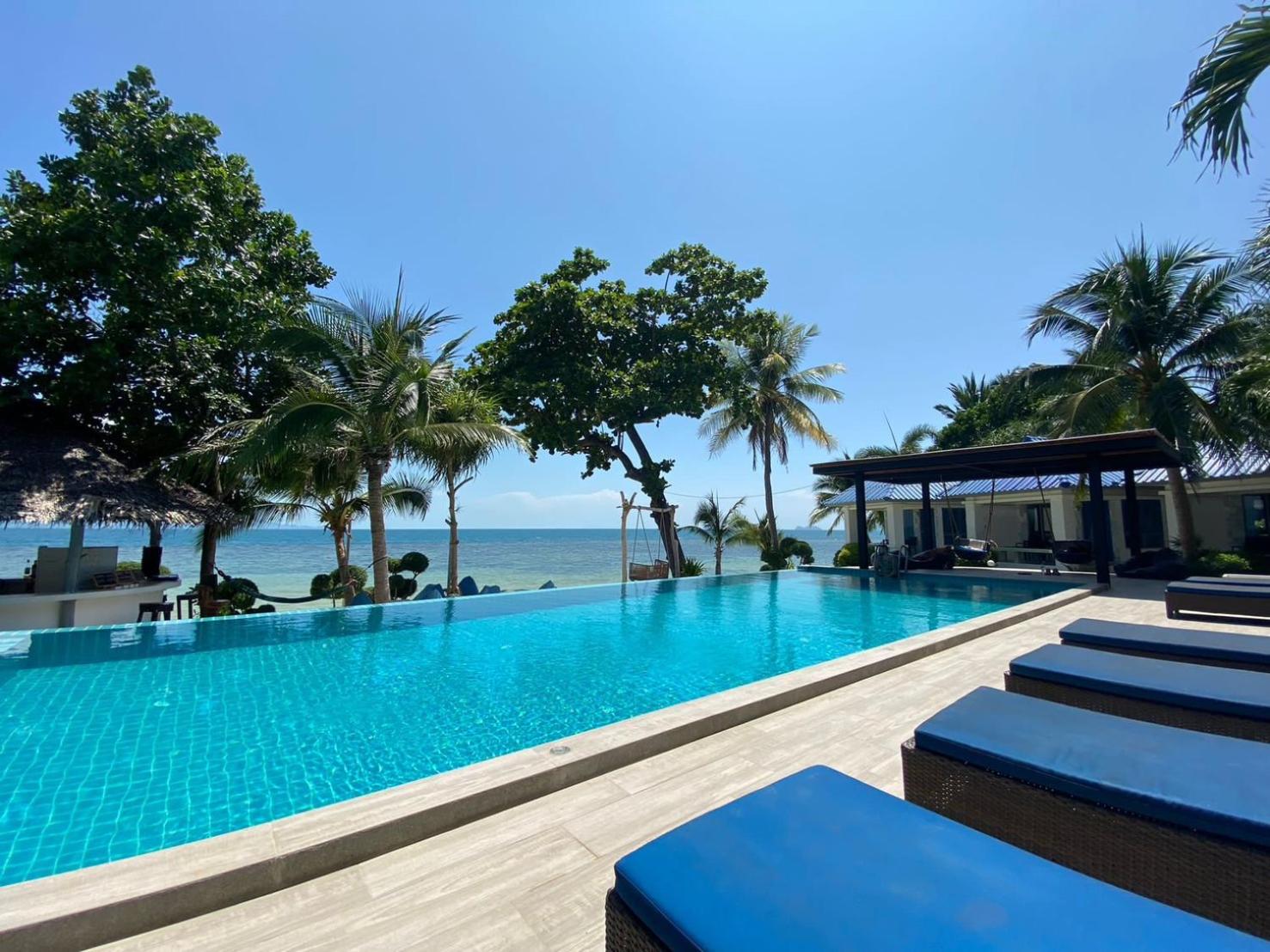 Sunset Beach Villas