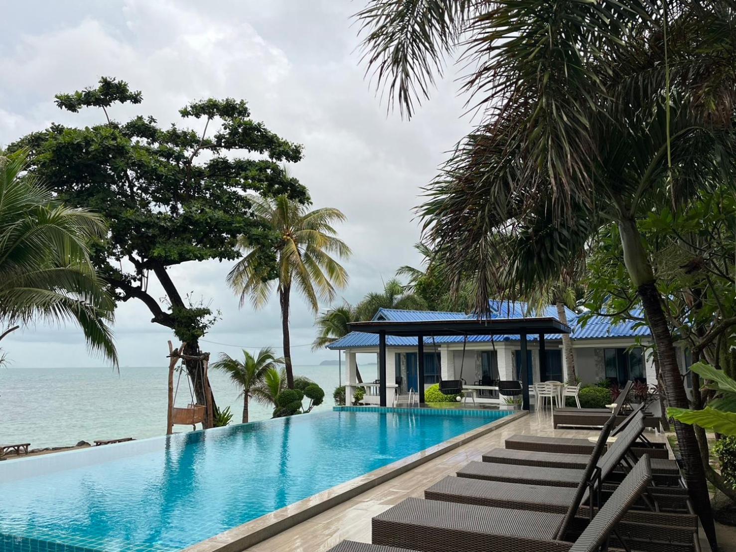 Sunset Beach Villas