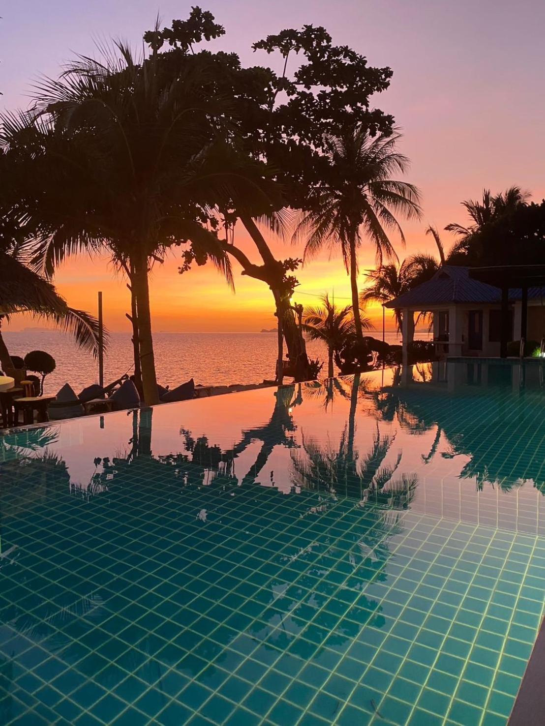 Sunset Beach Villas