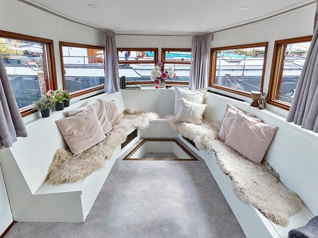 A304 Romantic SeaShip in top Center