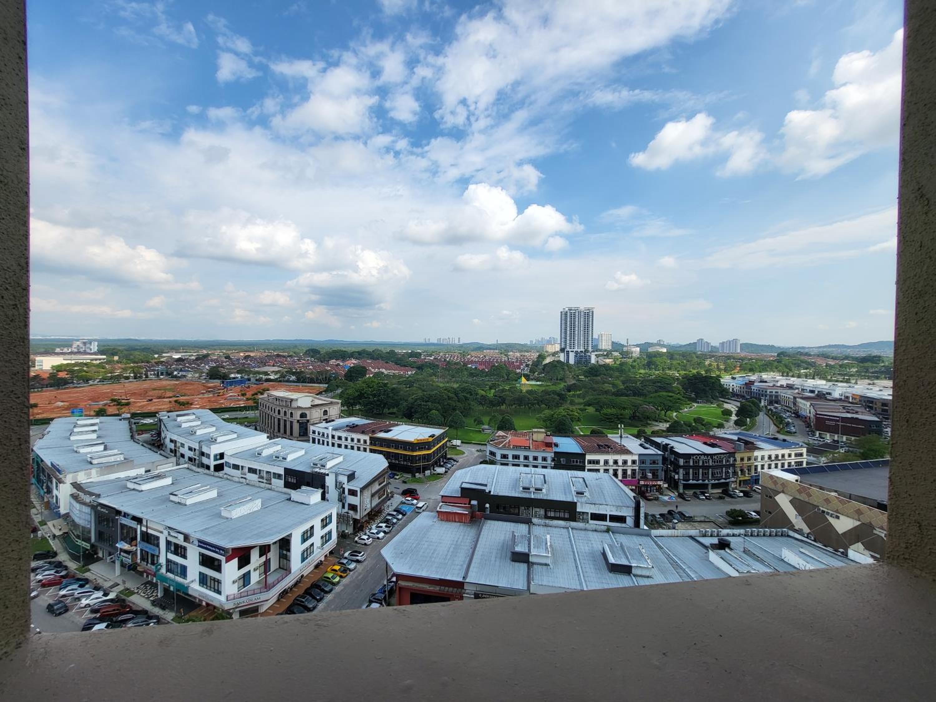 Sky Trees at AEON Bukit Indah with Netflix and Wifi