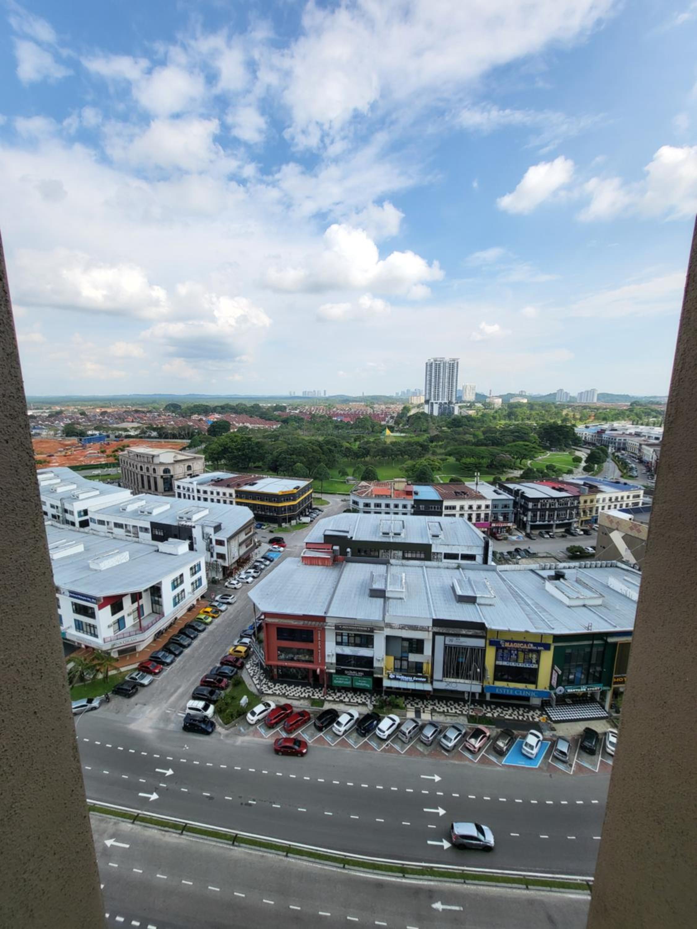 Sky Trees at AEON Bukit Indah with Netflix and Wifi