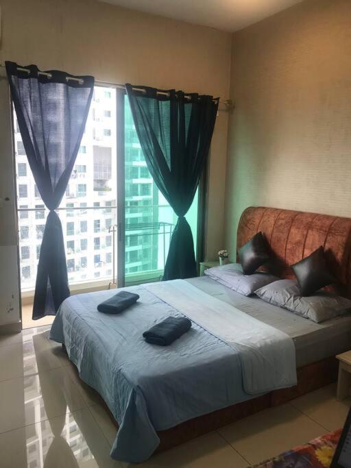 Cozy Cybersquare Apex Pool View Free Parking With Wifi & Netflix 162 photo 7