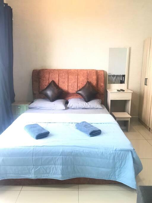 Cozy Cybersquare Apex Pool View Free Parking With Wifi & Netflix 162 photo 8