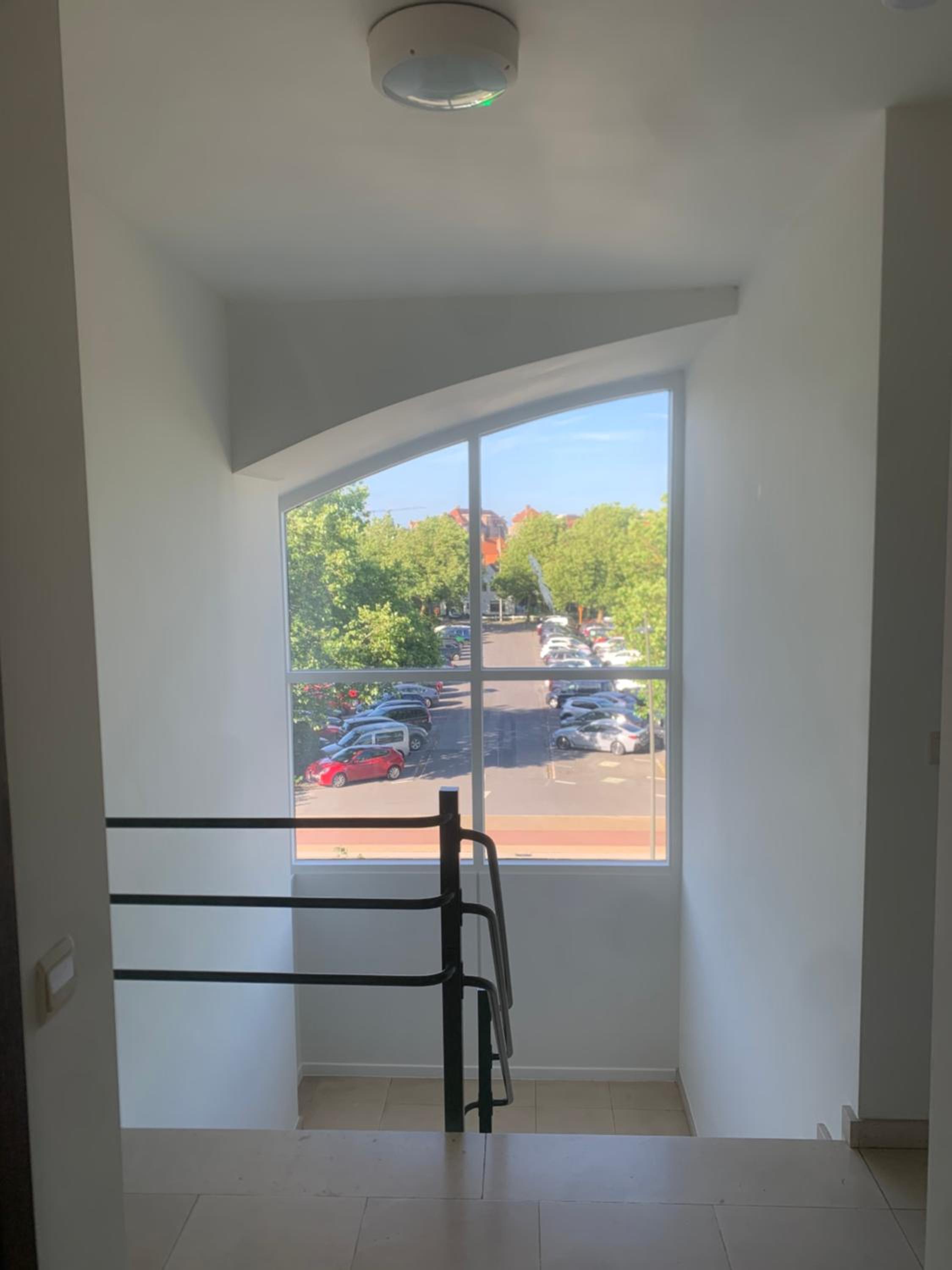 Studio White Chateau met parking en zonnig balkon