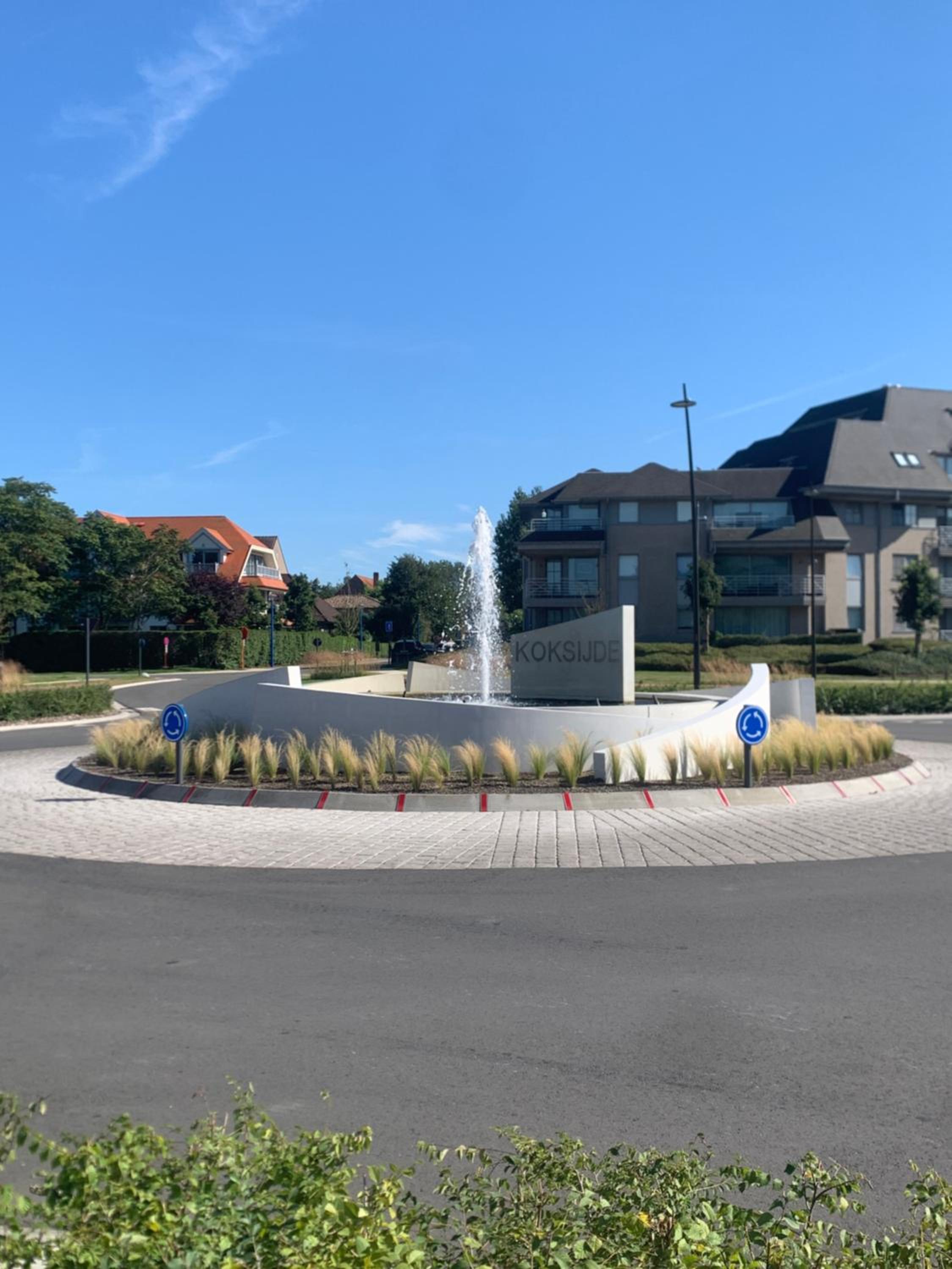 Studio White Chateau met parking en zonnig balkon