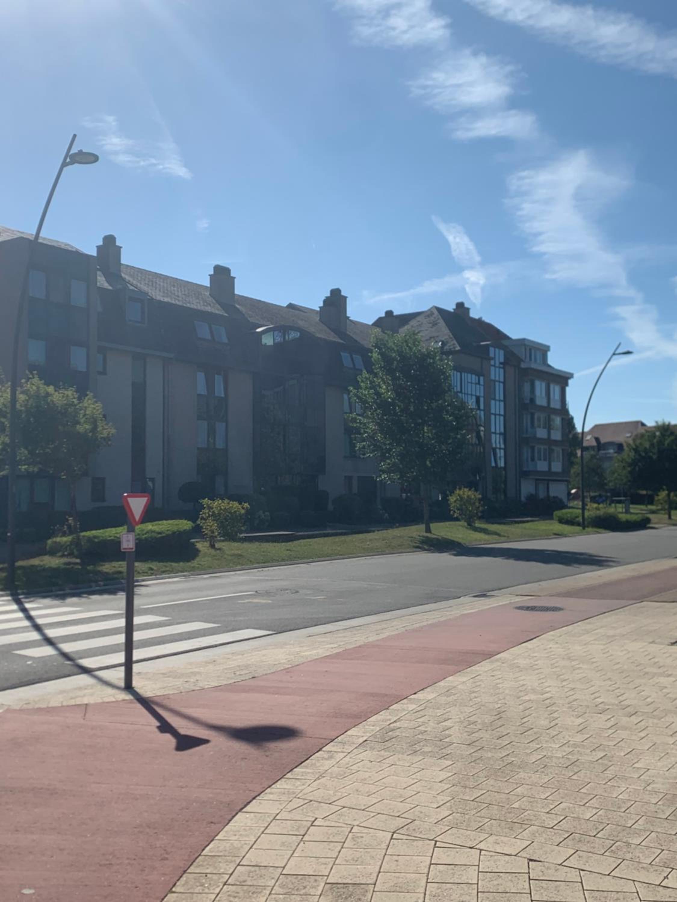 Studio White Chateau met parking en zonnig balkon