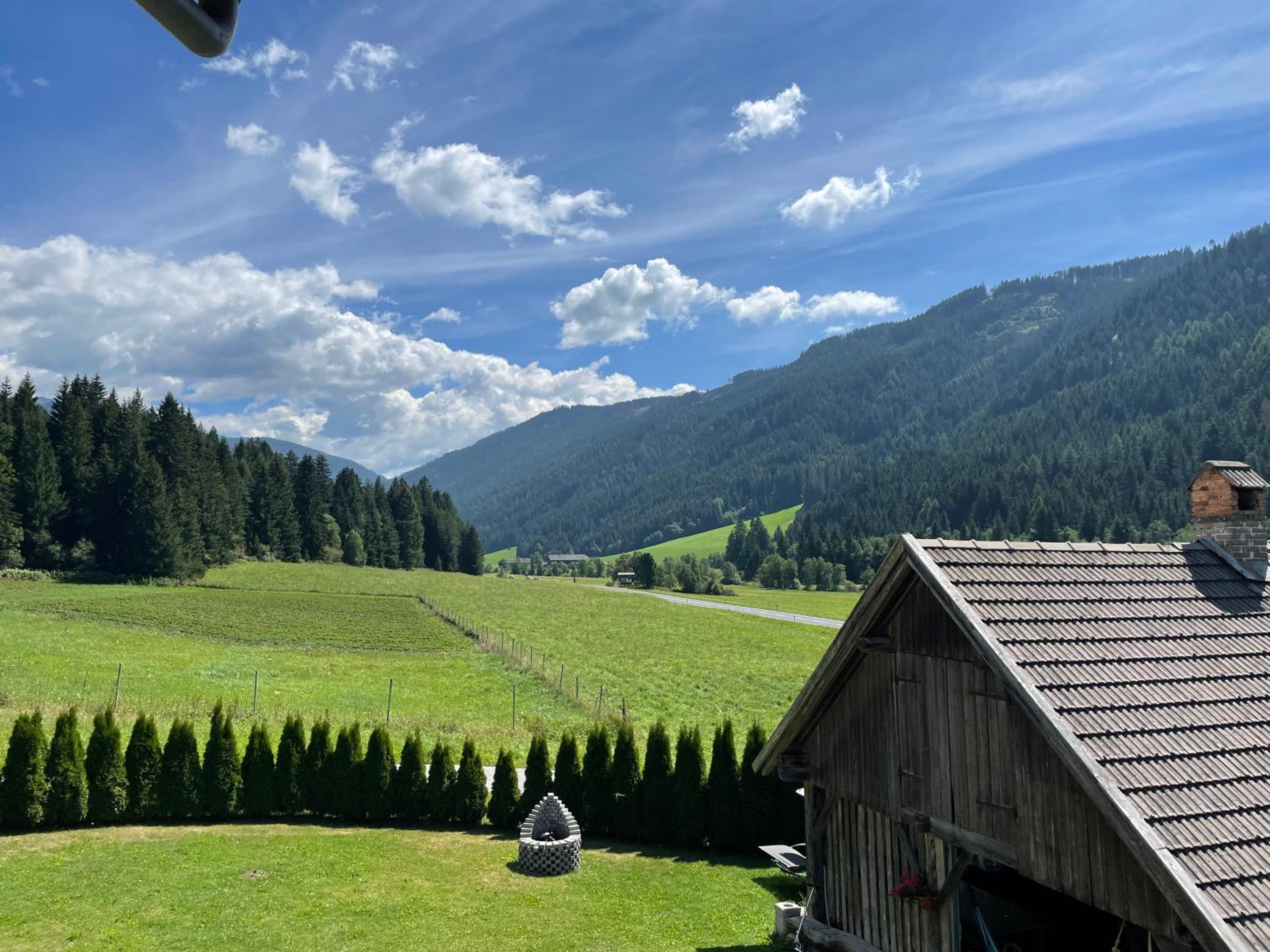 Mahrhof zu Adlitzhausen view 2