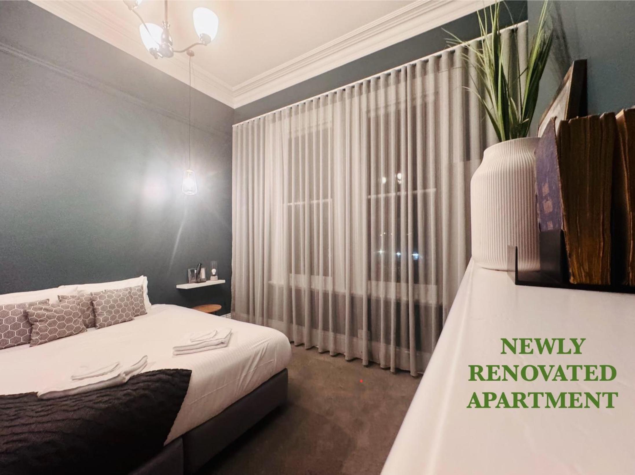 Treehouse Hideouts Balcony Apartment - Port of Echuca Townhouse