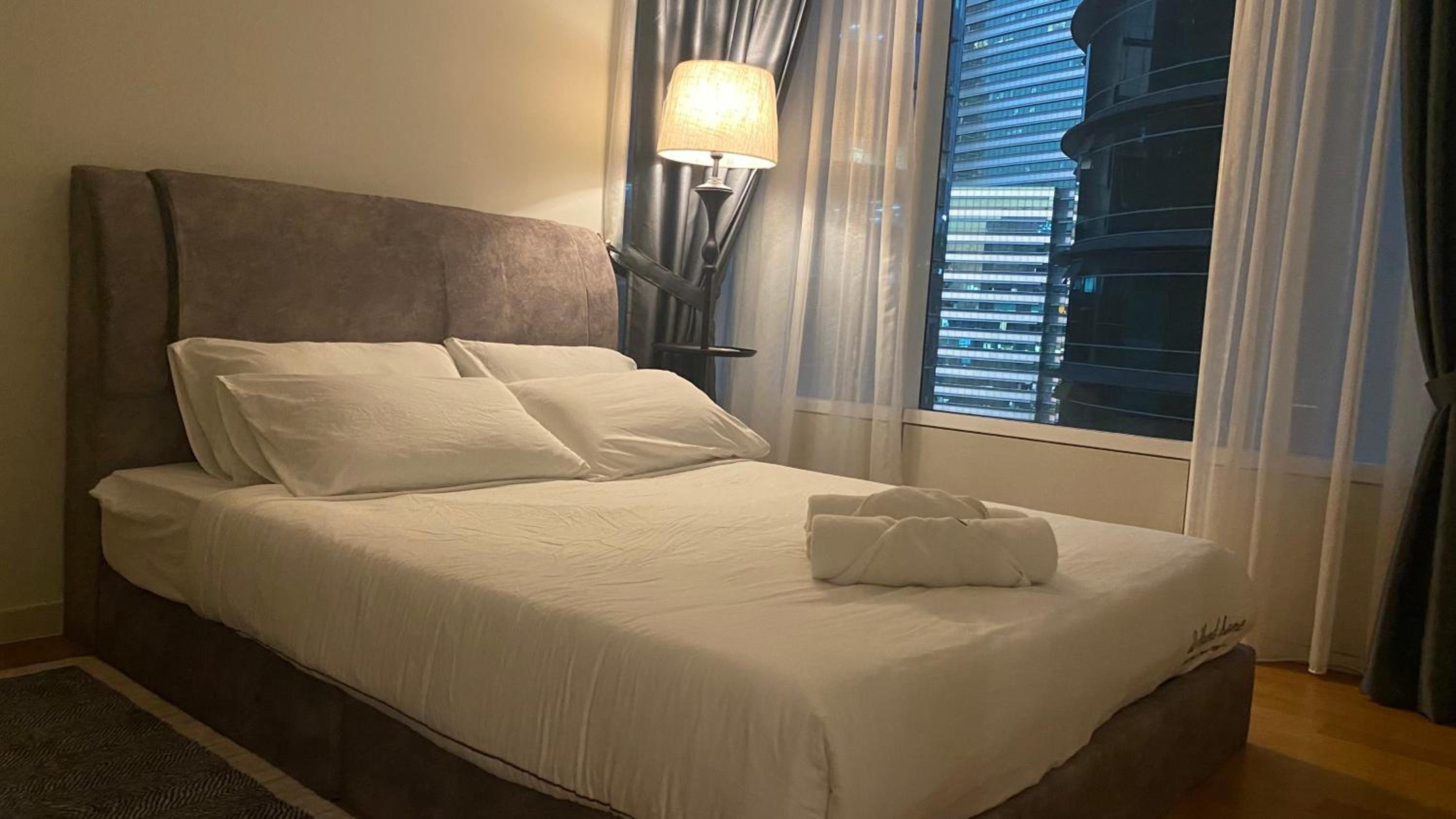 SkySuites Luxury Suite By CalmSojourn