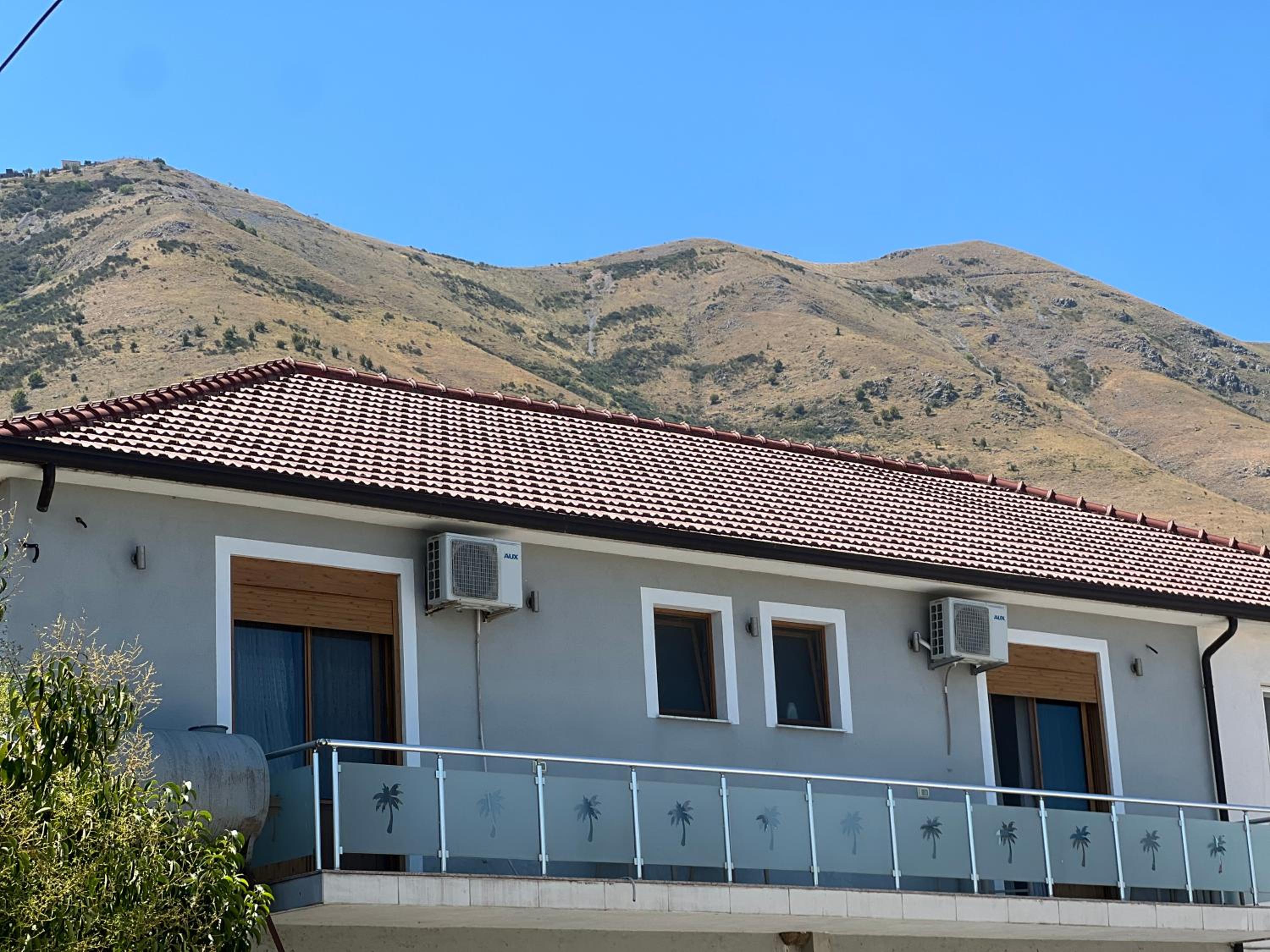 xhaka hotel