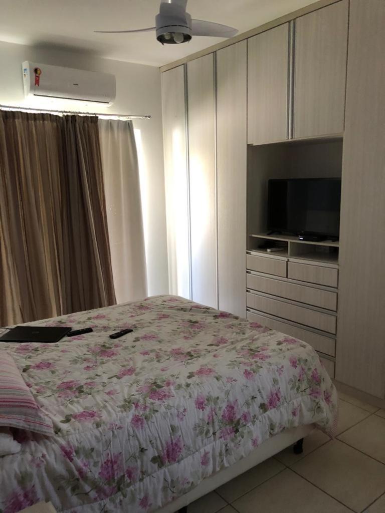 Maravilhosa casa com piscina ao lado da praia