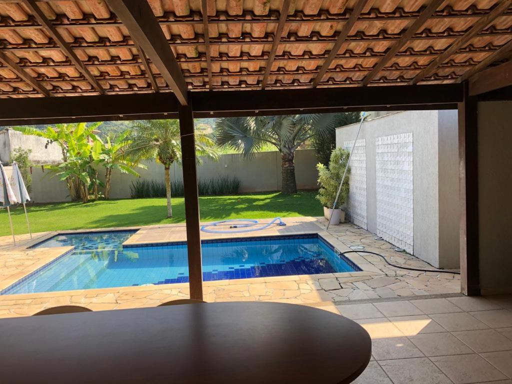 Maravilhosa casa com piscina ao lado da praia
