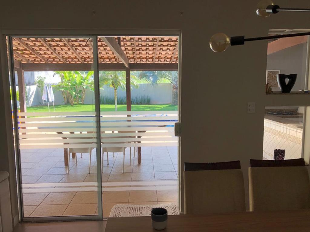 Maravilhosa casa com piscina ao lado da praia