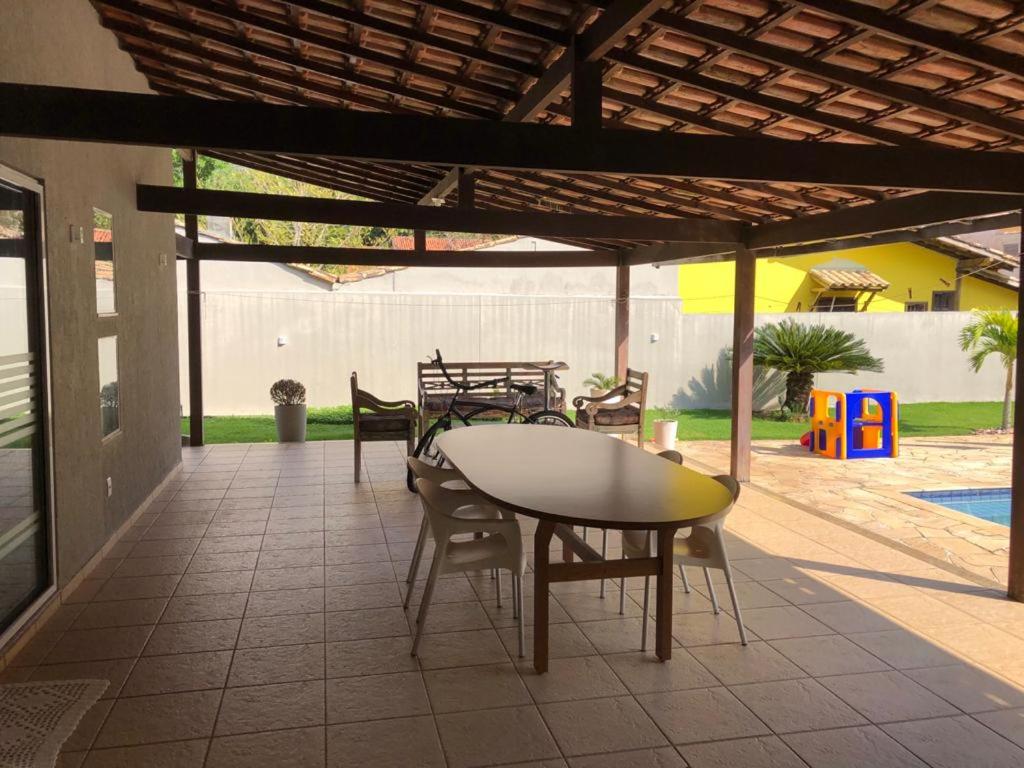 Maravilhosa casa com piscina ao lado da praia